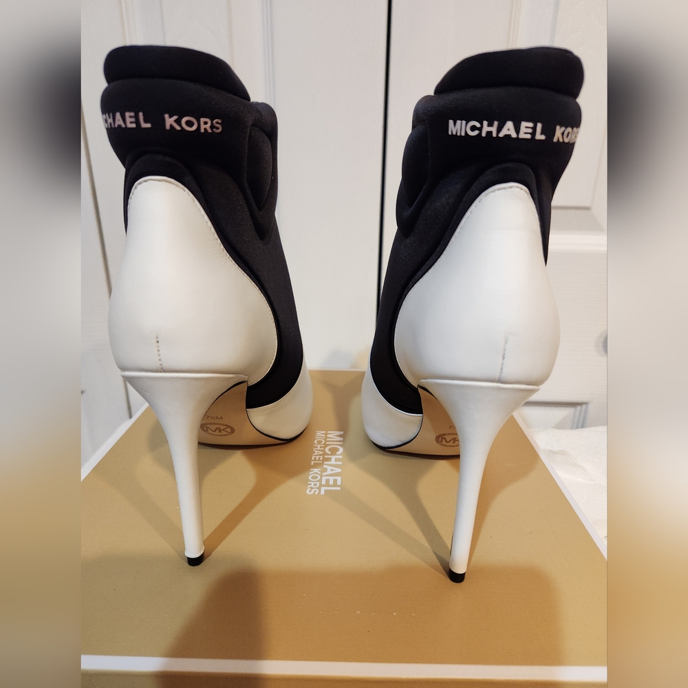 Michael Kors Black and White Heeled Boots with Pointed Toe - Picture 2 of 4